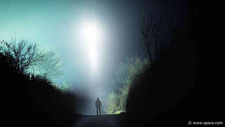 'We Want to Believe' book explores the reality of UFOs: 'It's always going to be more likely that someone is wrong about what they saw' (interview)