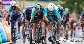 Olav Kooij komt net tekort in Renewi Tour, Lorena Wiebes sprint naar derde ritzege in Groot-Brittannië