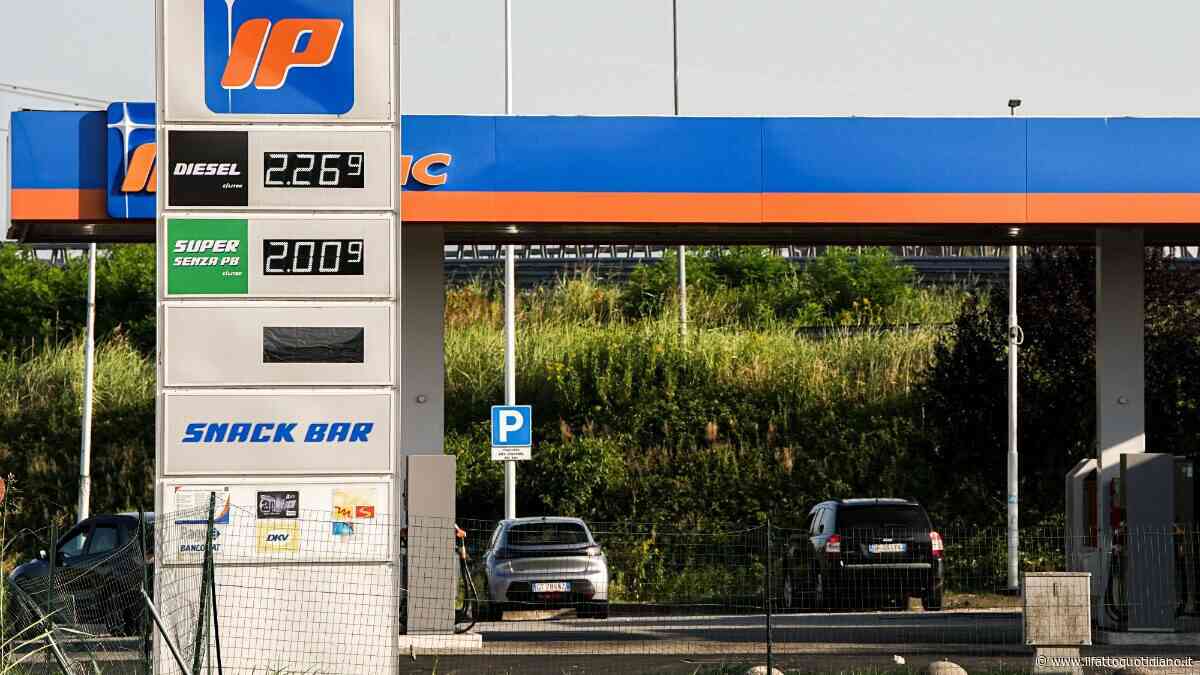 Fino a 45 euro in più per tornare a casa rispetto al 2025: così il caro benzina pesa sul controesodo degli italiani in vacanza
