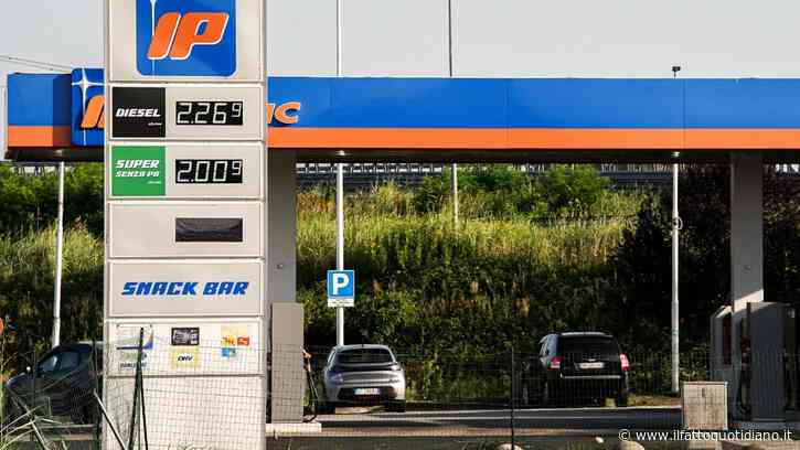 Fino a 45 euro in più per tornare a casa rispetto al 2025: così il caro benzina pesa sul controesodo degli italiani in vacanza