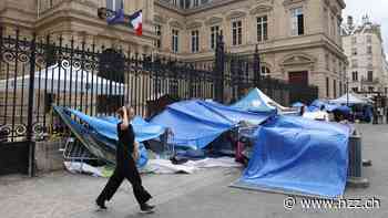 Zwischen Aufnahme und Obdachlosigkeit: Warum Paris seine wilden Migrantenlager nicht loswird