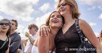 LIVE Lowlands | Geluksmomentje bij optreden van S10