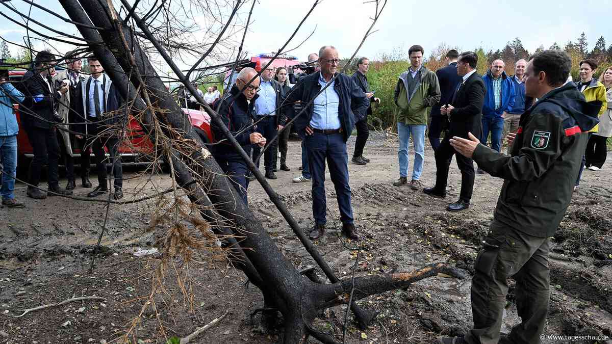 Kanzler Merz dankt Helfern im Waldbrandgebiet in NRW