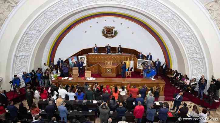 El Parlamento venezolano destituye al presidente del Grupo de Amistad con Estados Unidos