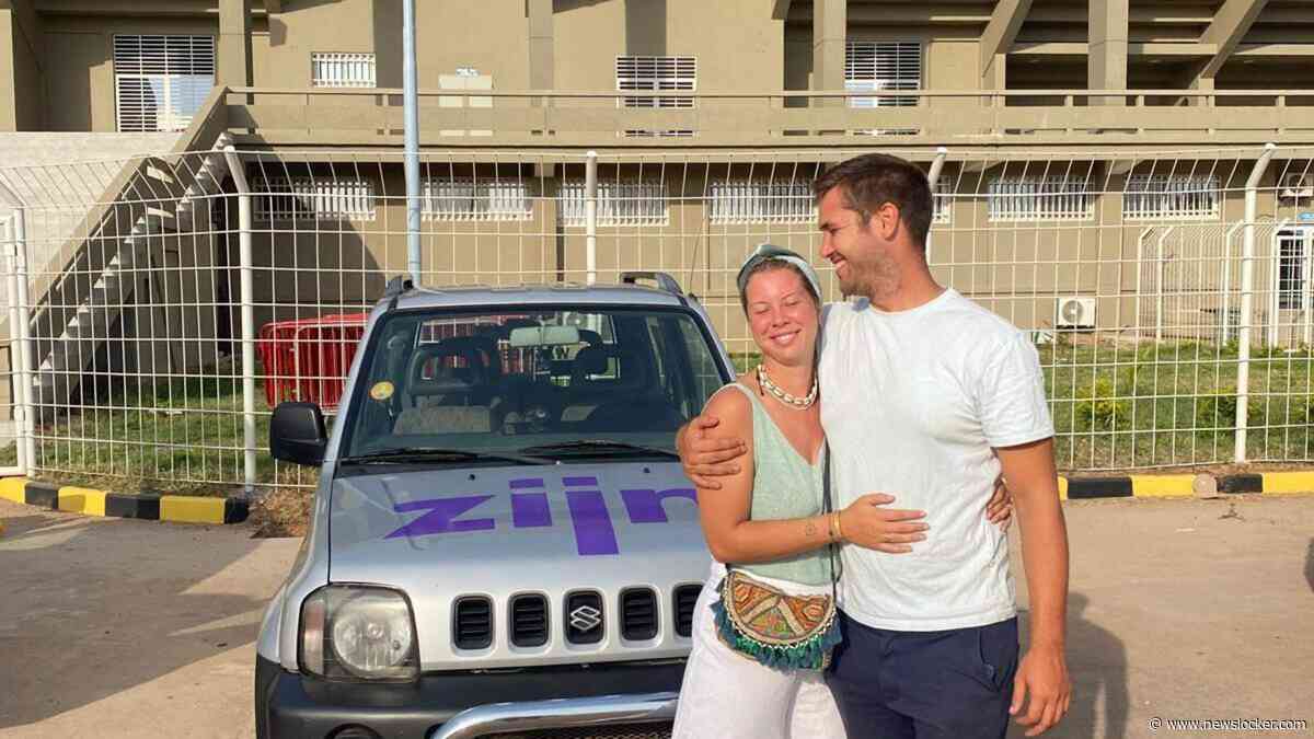 Feline (27) en Jesse (28) reden met oude Suzuki naar Gambia: ’Vlak bij een natuurbrand wilde hij niet starten’