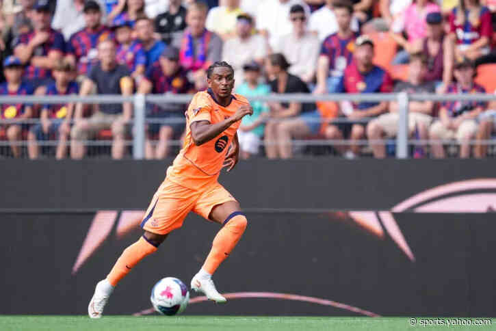 Manchester United target Alejandro Balde decides to leave Barcelona