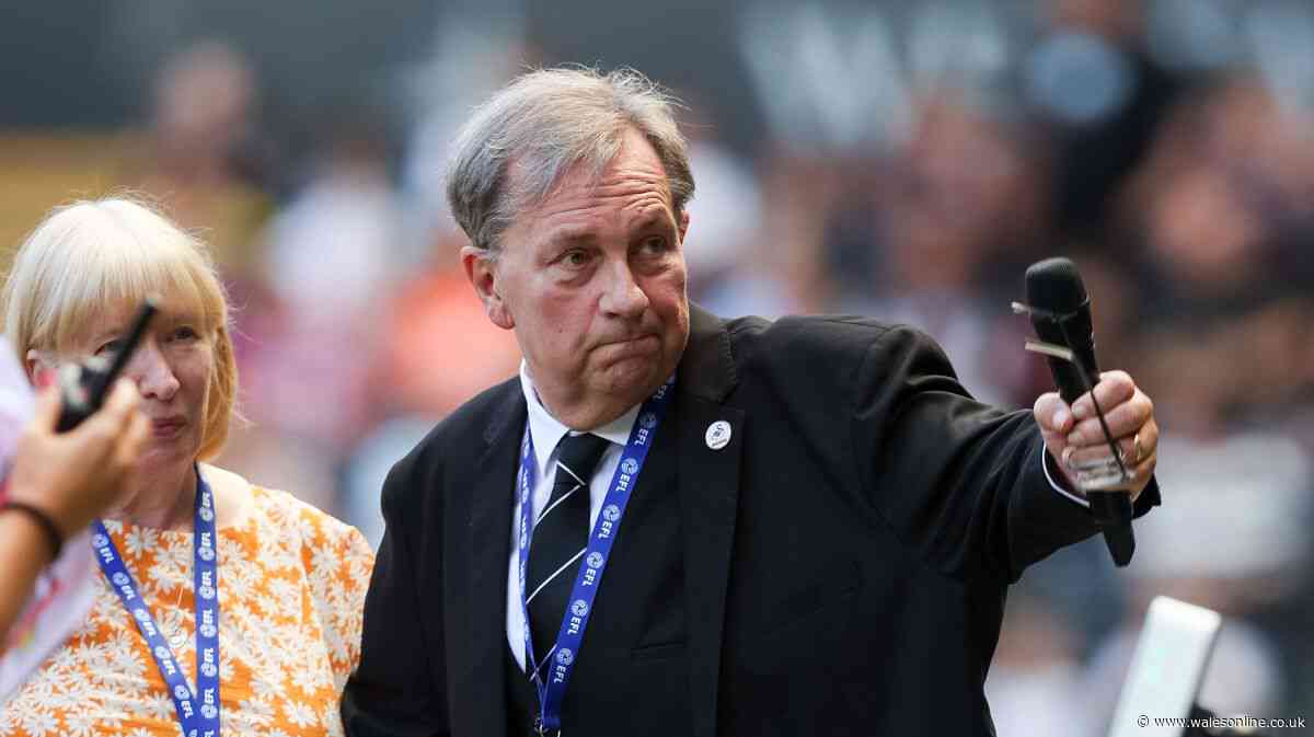 Kev Johns makes emotional Swansea City return as legend pays tribute