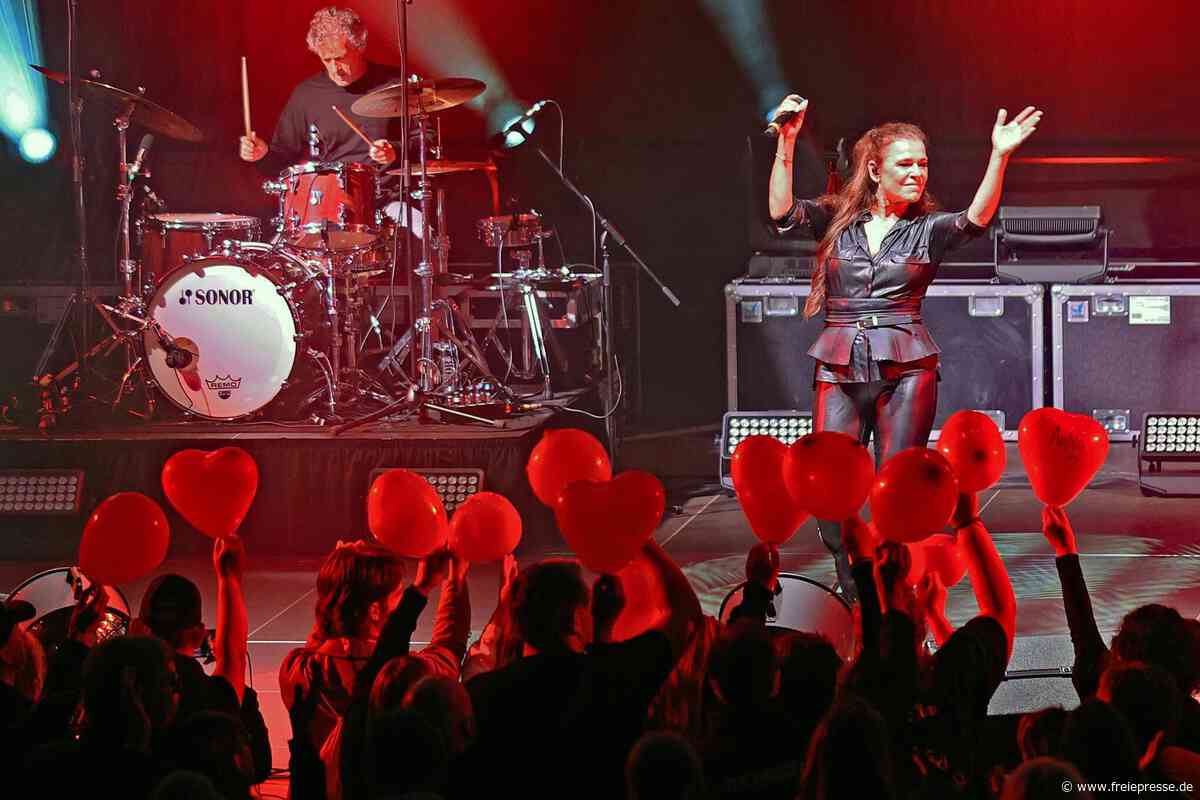 Fans feiern „Silly" im Plauener Parktheater: „Wahnsinn, ich habe Gänsehaut“