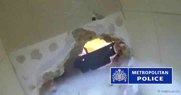 Burglary gang tried to tunnel into jewellery shop from massage parlour next door