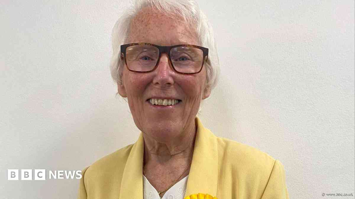 Ex-mayor posted antisemitic tweets, jury finds