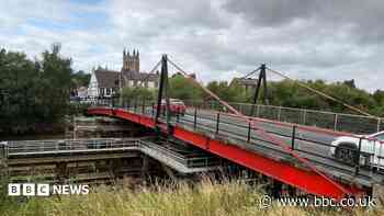 Drivers face 1,250 stops a year at damaged bridge