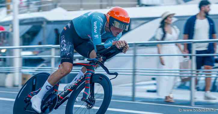 LIVE Vuelta | Joshua Tarling noteert week na dood van broertje snelste tijd in openingstijdrit, wat kunnen Wout van Aert en Tadej Pogacar?
