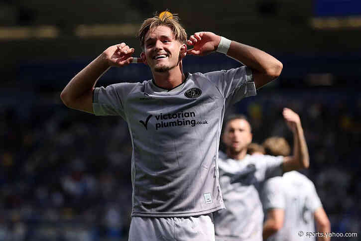 😱 Puskás for him? Striker's first-time backheel hits top corner, watch