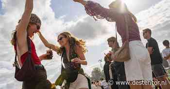 LIVE Lowlands | Geen stil hoekje meer te vinden tussen dansende menigte