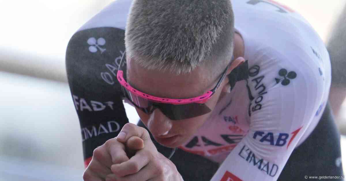 Tadej Pogacar grijpt direct de macht in de Vuelta: Sloveen wint openingstijdrit met miniem verschil op nummer 2
