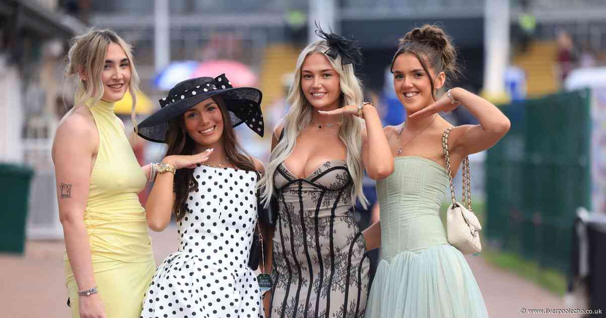 21 Chester Racecourse stylish arrivals as thousands head to Ladies Day