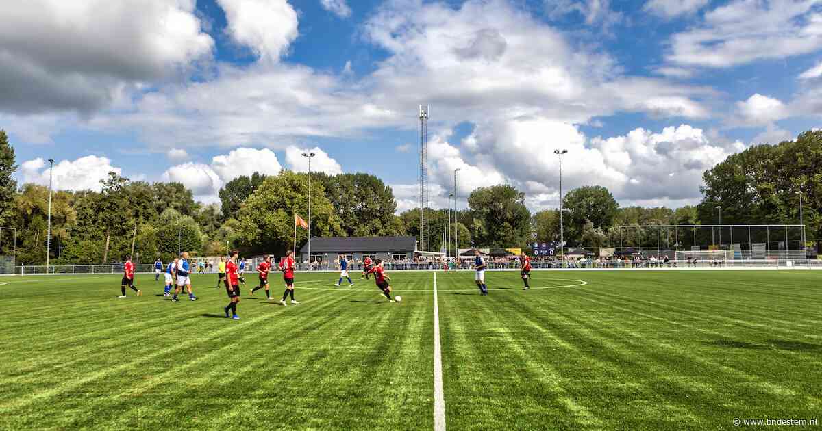 SCO neemt nieuw kunstgrasveld in gebruik: ‘Dit is de mat waar we van droomden’