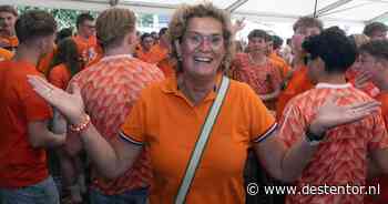 Niemand weet hoe het komt, maar Heino houdt van meezingen