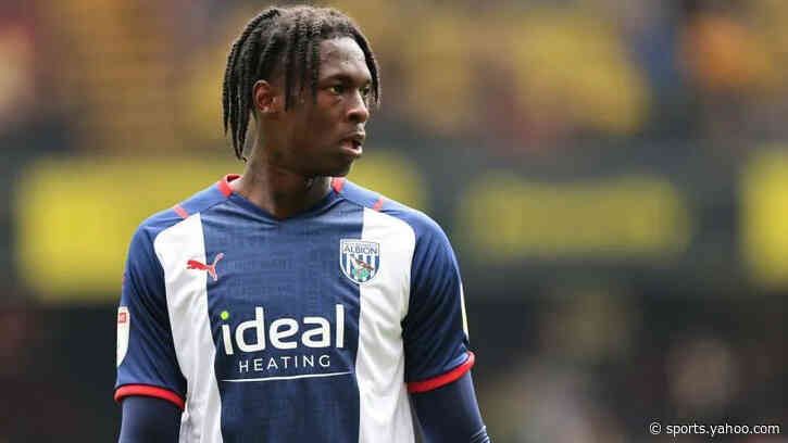 Ex-West Brom midfielder Castro, 25, dies during friendly