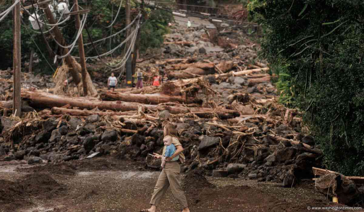 Tropical Storm Moke advances toward Hawaii as winds strengthen