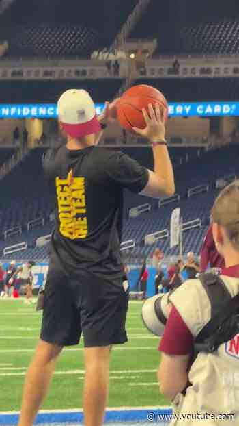 gettin' loose 🏀  #nfl #football #commanders #raisehail