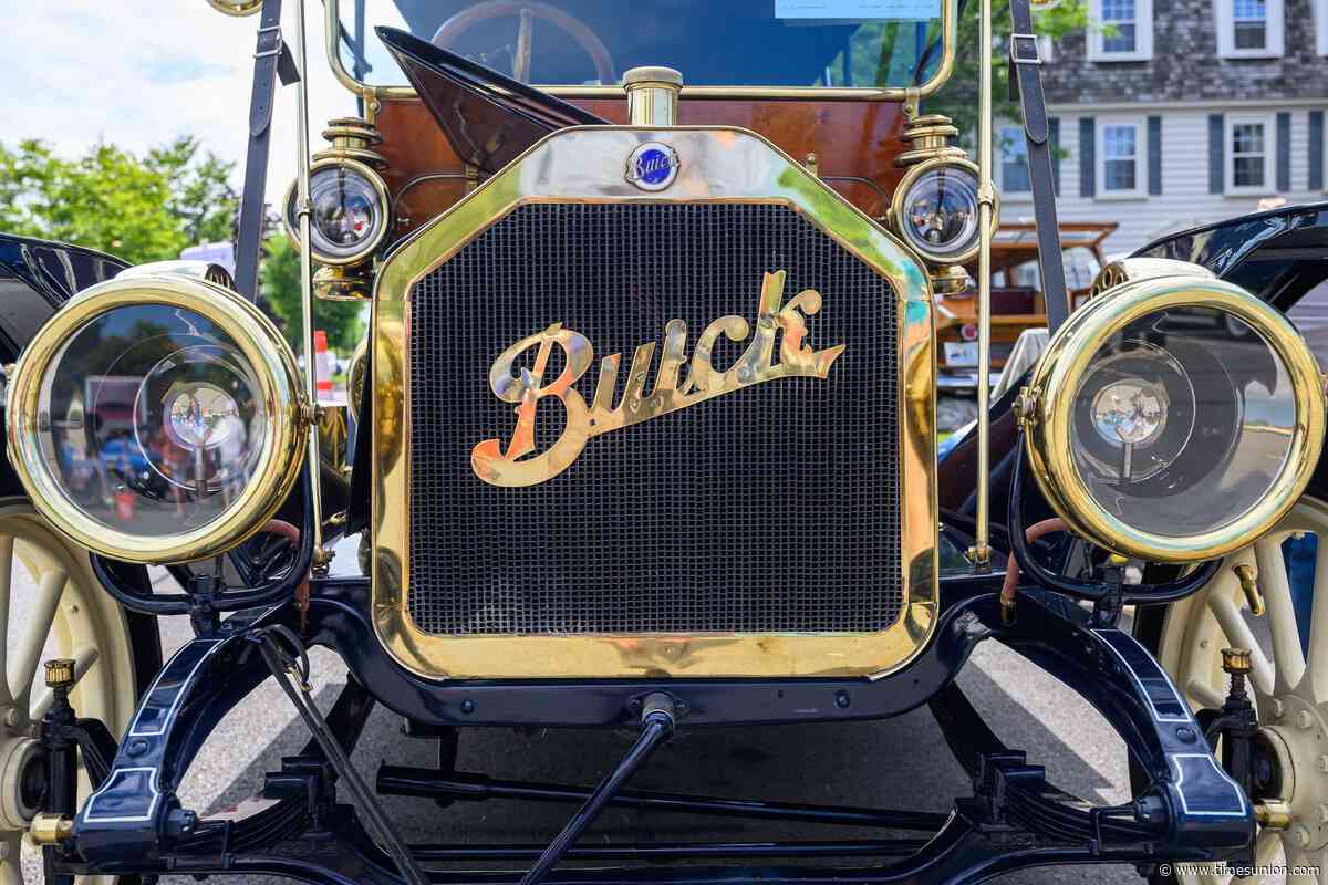 Photos: Generations of Buicks dazzle at National Meet