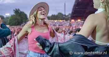 LIVE Lowlands | Feestgangers gaan massaal los tijdens optreden SOMBR