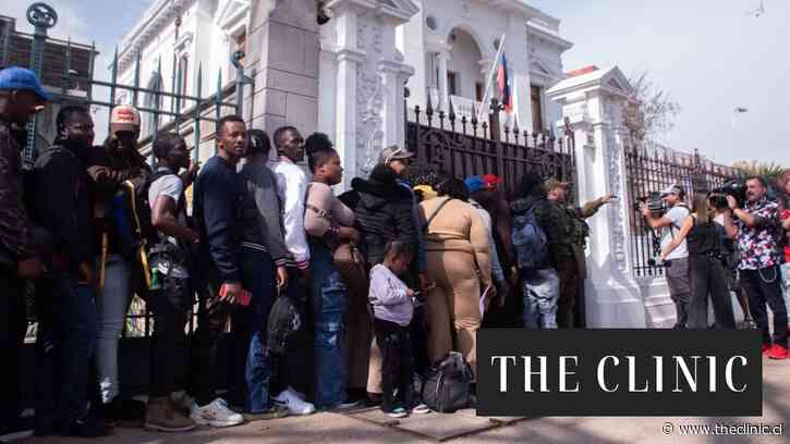 La masiva protesta en la embajada de Haití: manifestantes acusan irregularidades en la obtención de documentos 