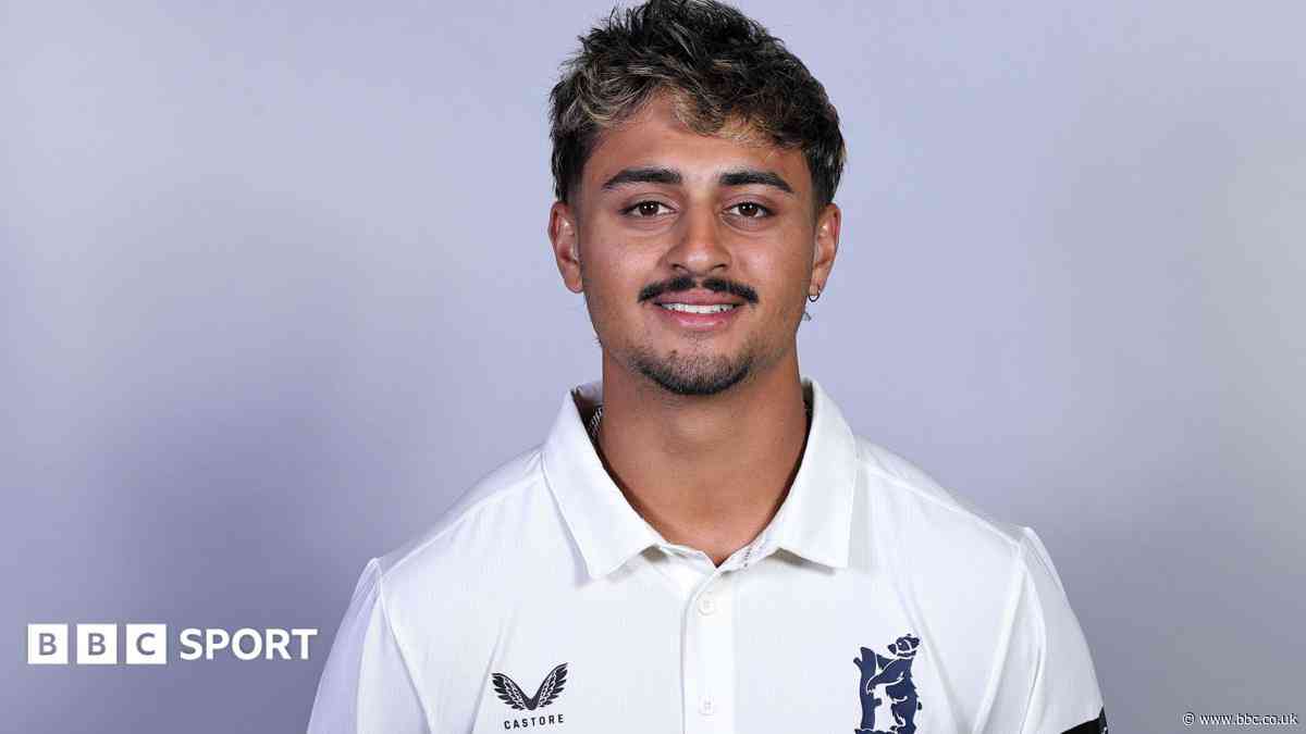 Warwickshire edge to thrilling win over Sussex