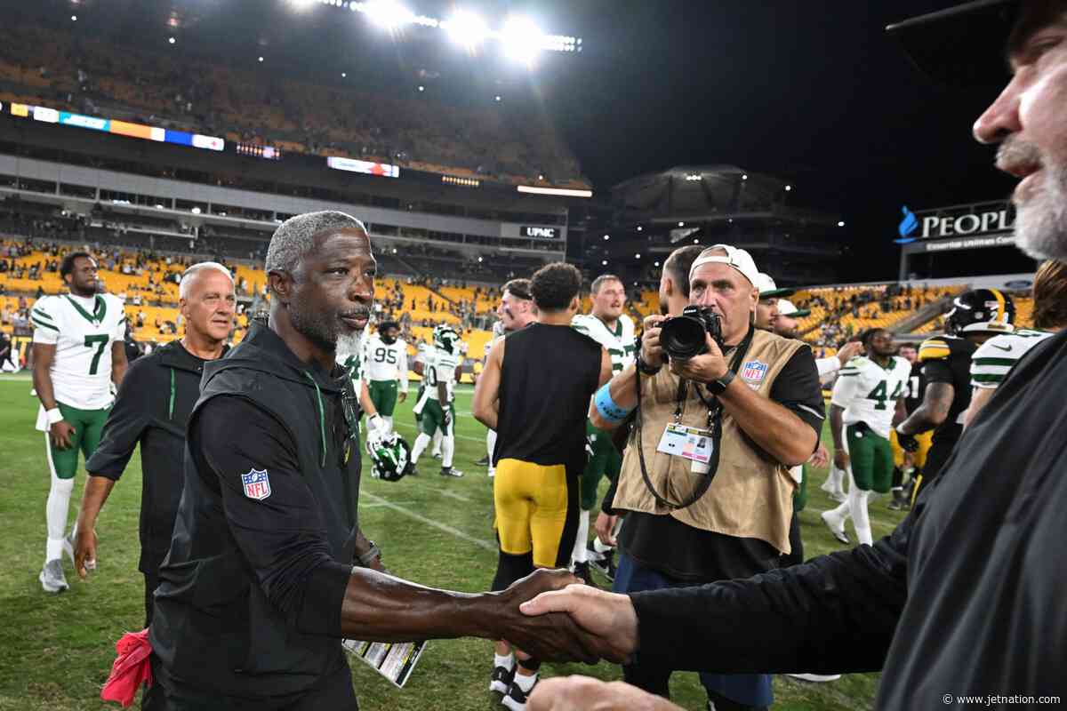 Geno Smith Perfect in 17-0 Over Steelers, Klubnik Remains Steady