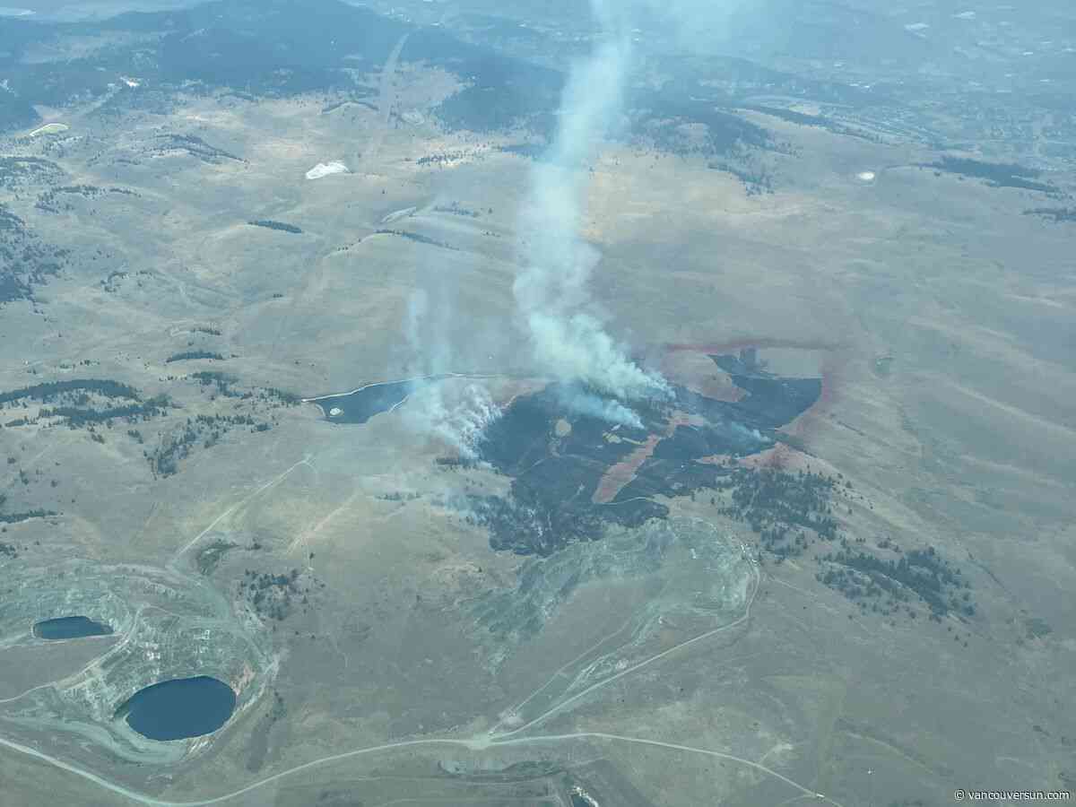 B.C. wildfires: Air tankers and helicopters fighting new fire near Jacko Lake