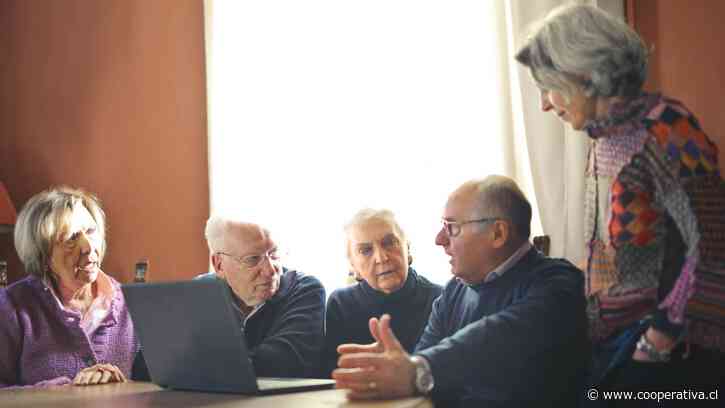 Diputados exigen plan de prevención a Minsal ante histórico aumento de casos de sífilis en adultos mayores