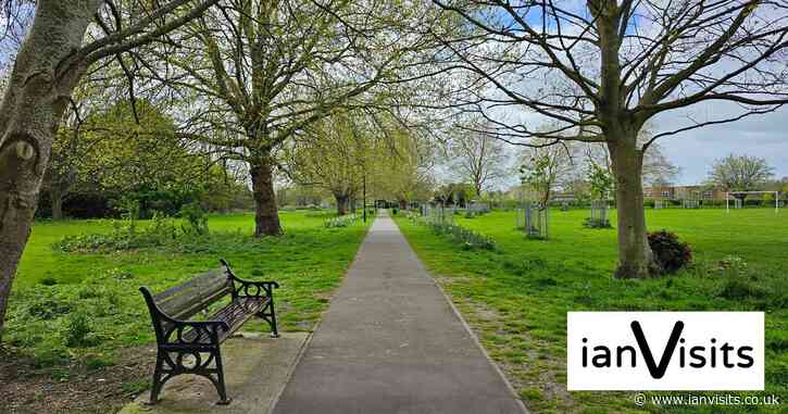 London’s Pocket Parks: The Closes, West Drayton, UB7