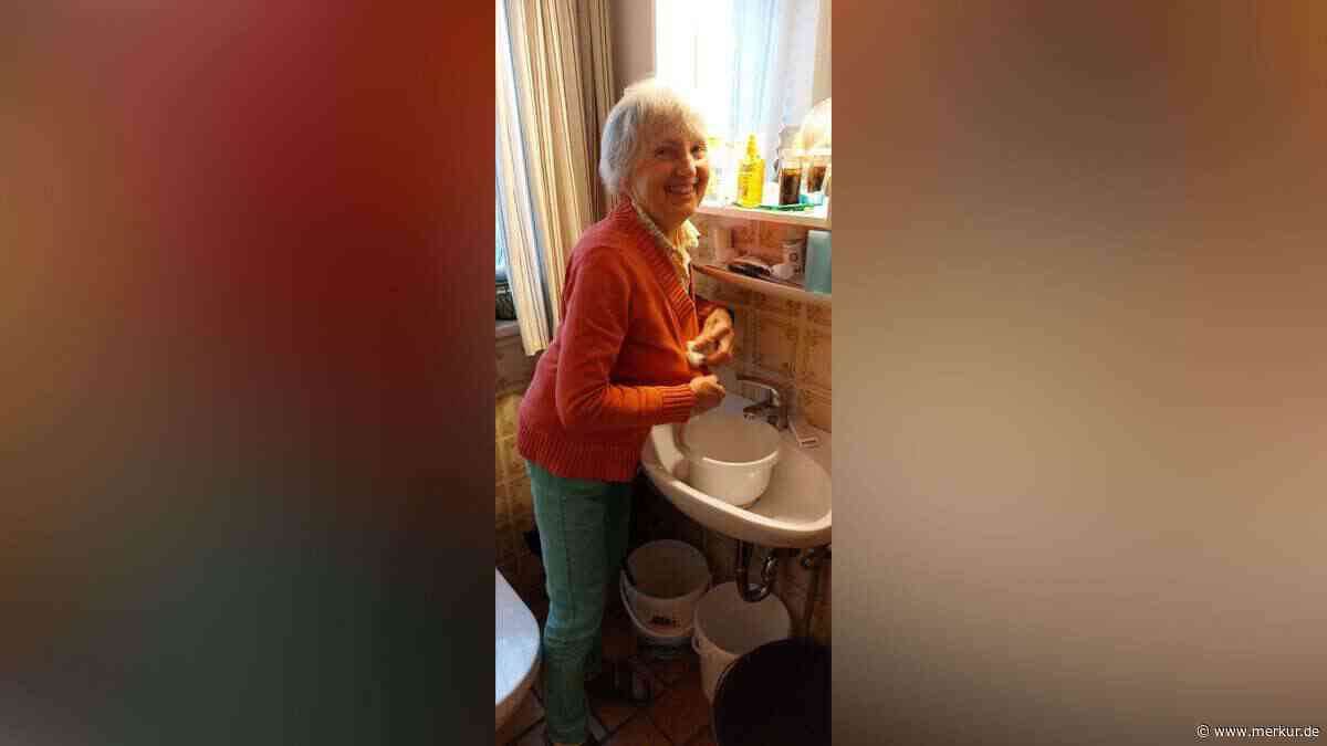Kein Tropfen wird verschwendet: 76-Jährige duscht im Eimer und verwendet das Wasser dann weiter