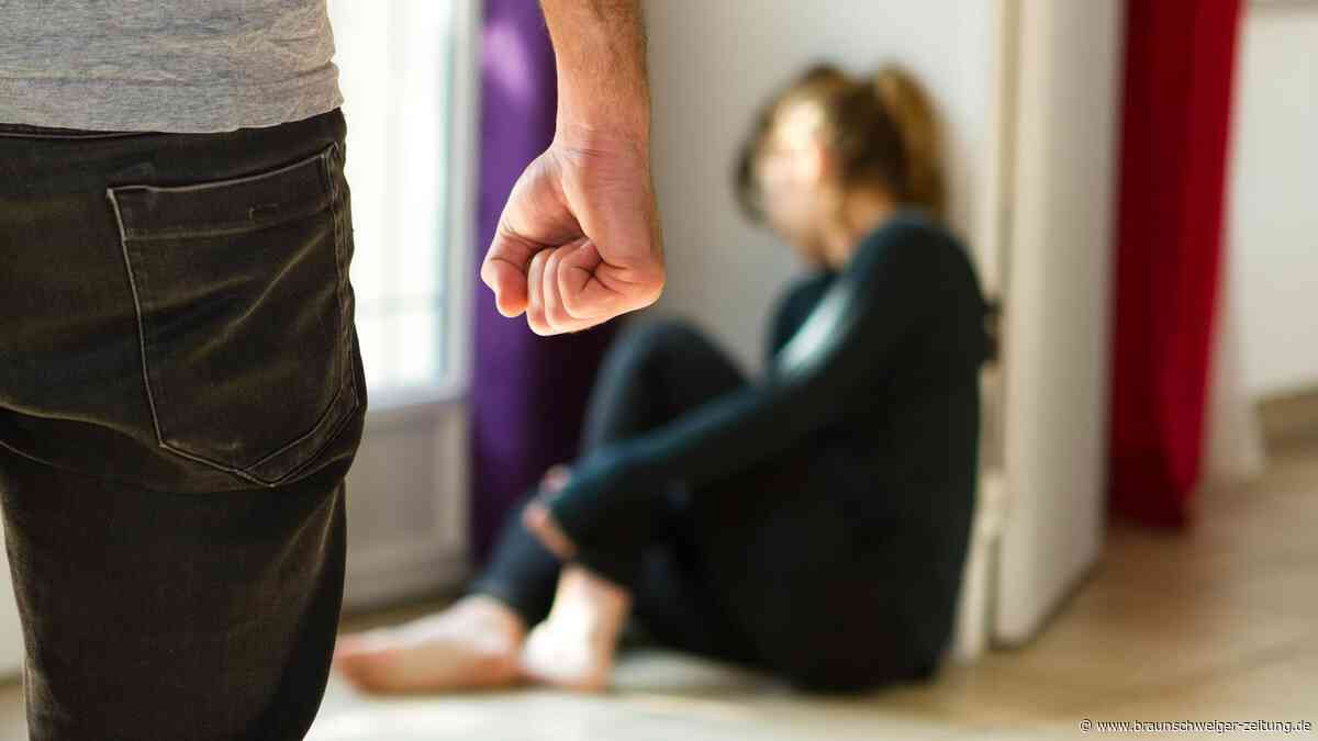 Gewalt in der Beziehung: Er versprach ihr die Welt – dann schlug er zu