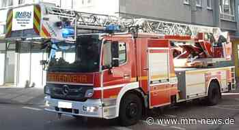 Eberbach – Brand in der Hauptstraße: Feuerwehr bei Gebäudebrand im Einsatz