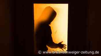Lebenstedt: Zwei Unbekannte brechen in Wohnung ein und verletzen 55-Jährigen