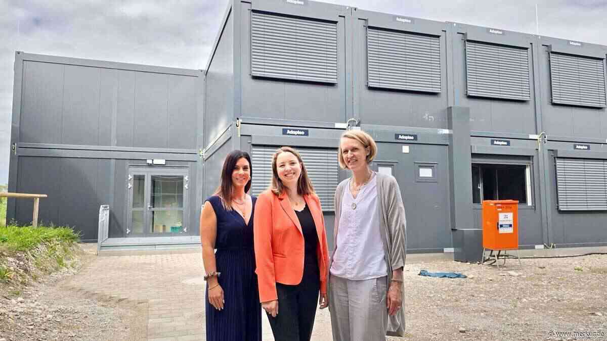Neue Schulleiterin übernimmt – und zieht in 92.000-Euro-Container