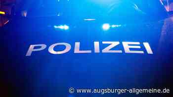 Polizei erwischt drei Kinder auf einem Moped