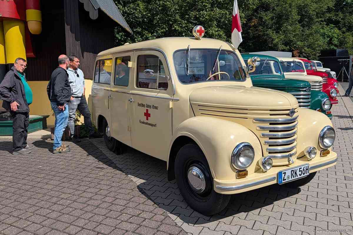 Framo-Treffen im Erzgebirge: Neuhausen zeigt Unikat DDR-Krankenwagen