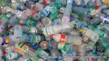 Jugendliche werfen mit Plastikflaschen auf Passanten