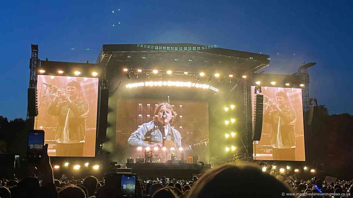 Irreverent, funny and powerful, Lewis Capaldi is finally back in Manchester