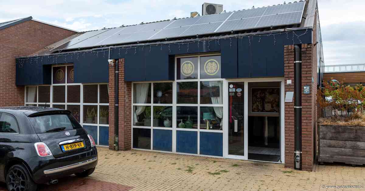 Meisje (15) sollici­teert bij dit restaurant in Wezep, maar één vraag houdt haar baan tegen