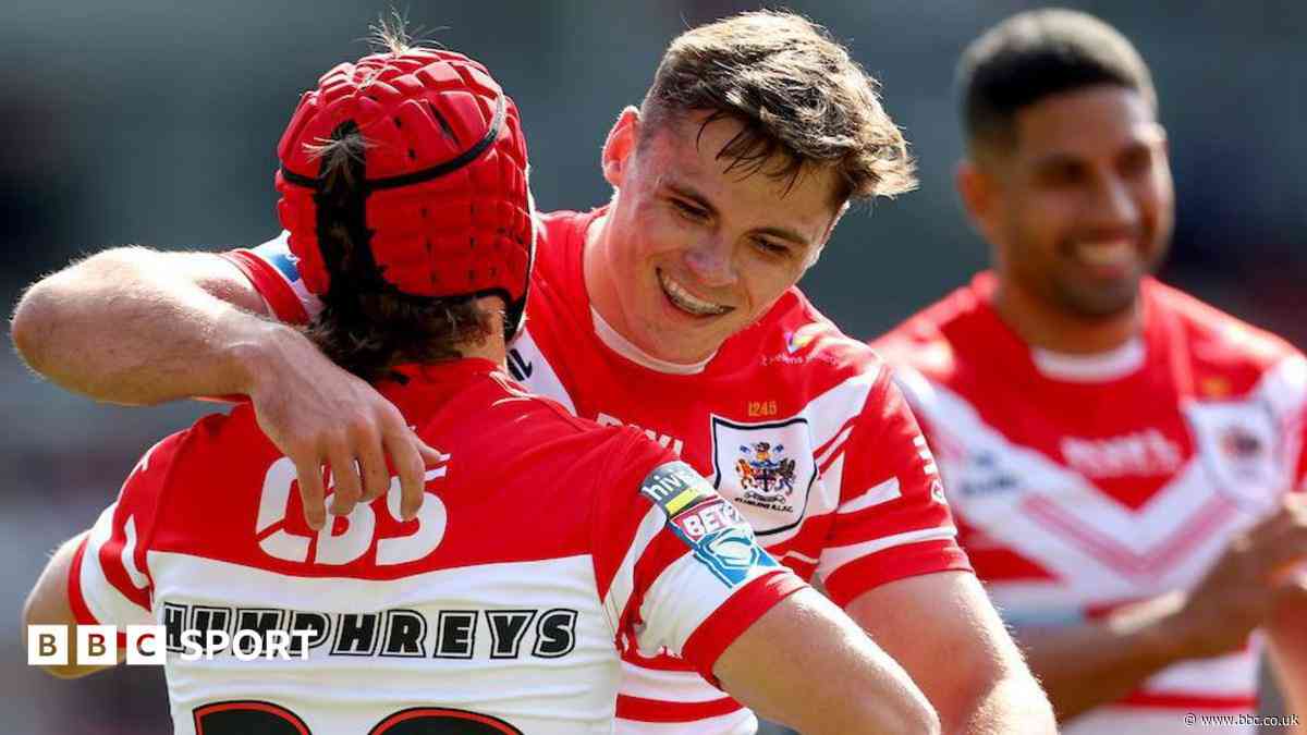 St Helens beat Castleford despite Hastings dismissal