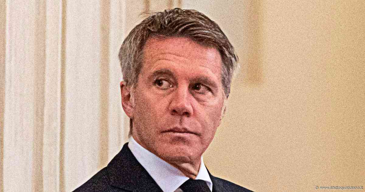 “Salutava tutti con una benedizione, quando andavo a casa sua c’era un asino e donne seminude. Sua moglie era germofobica, salutava appoggiandoti un dito sul vestito”: Emanuele Filiberto di Savoia ricorda l’estate con Dalì