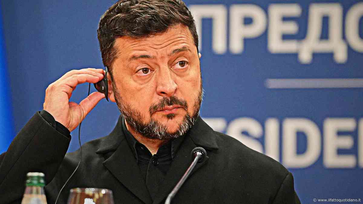 Ucraina, Zelensky chiude alle elezioni: “Sarebbe uno tsunami”. Fedorov: “Ha domande a cui rispondere sulla corruzione”. Nuovi raid su Ozon