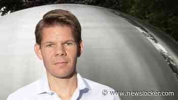 Victor Vlam (42) onthult waar hij het liefst ligt te zonnen: ’Ik zie liever geen dadbods op mijn favoriete strand’