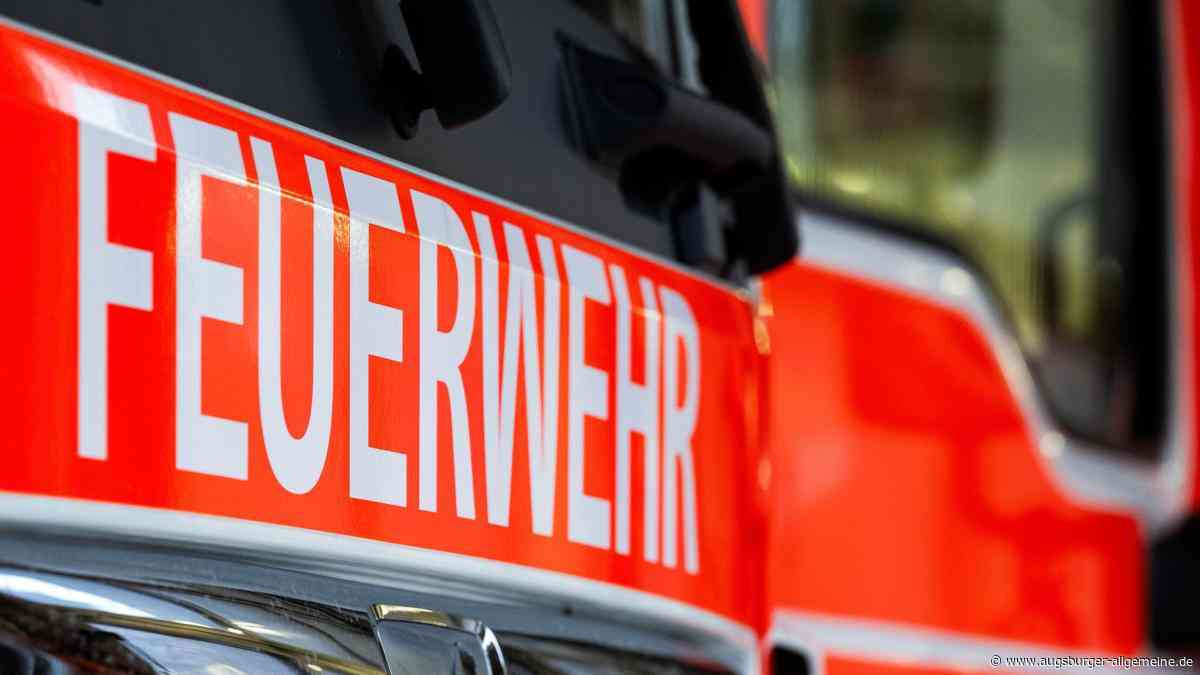 Feuerwehreinsatz in Pfuhl: CO-Melder führt zu Einsatz von Rettungskräften in Mehrfamilienhaus