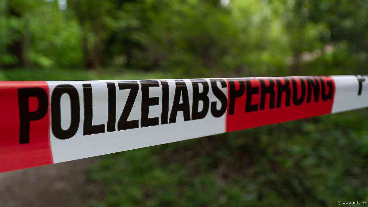 Polizei nimmt 22-Jährige fest: Spaziergängerin findet Frauenleiche in Hamburg