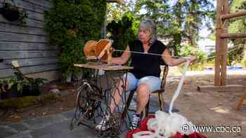 Master W̱SÁNEĆ weaver shares her connection to land, lineage and natural dyes
